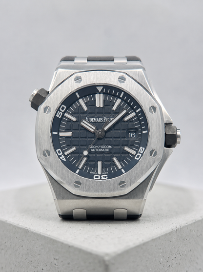 AUDEMARS PIGUET Rubber Strap Watch