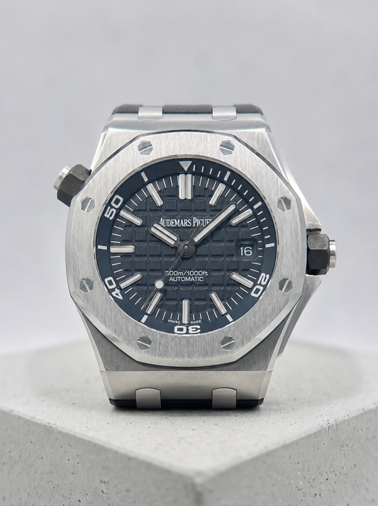 AUDEMARS PIGUET Rubber Strap Watch