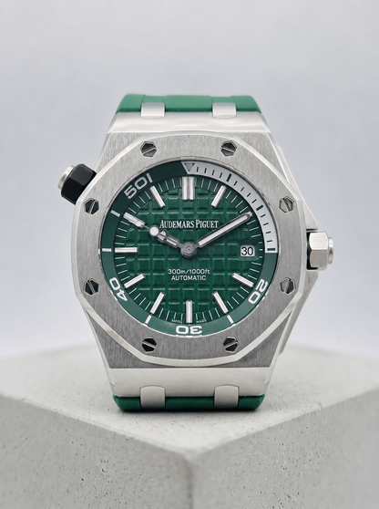 AUDEMARS PIGUET Rubber Strap Watch