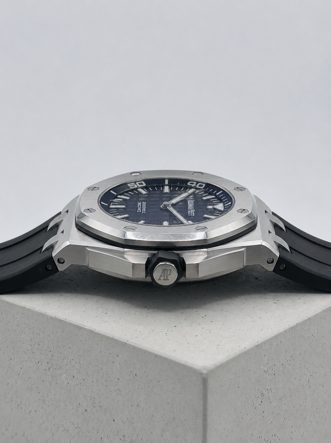 AUDEMARS PIGUET Rubber Strap Watch