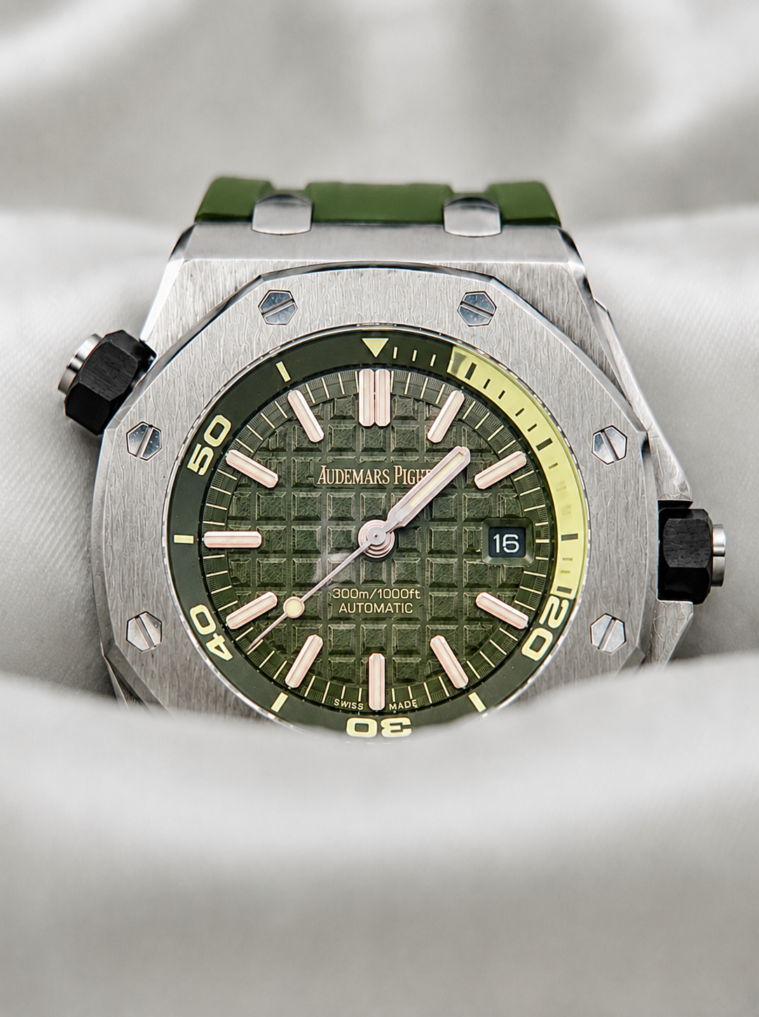 AUDEMARS PIGUET Rubber Strap Watch