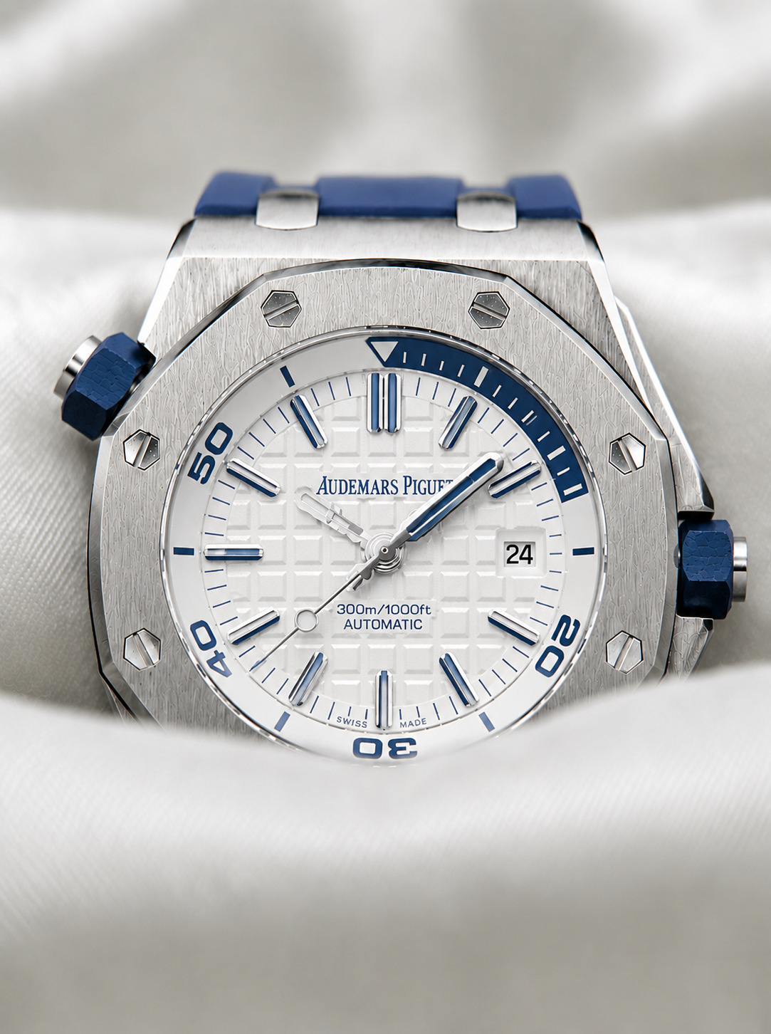 AUDEMARS PIGUET Rubber Strap Watch