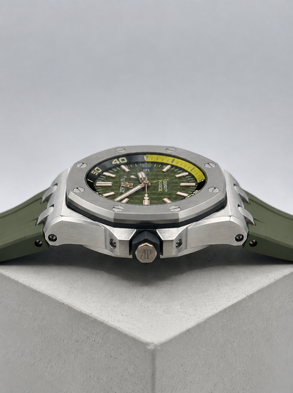 AUDEMARS PIGUET Rubber Strap Watch