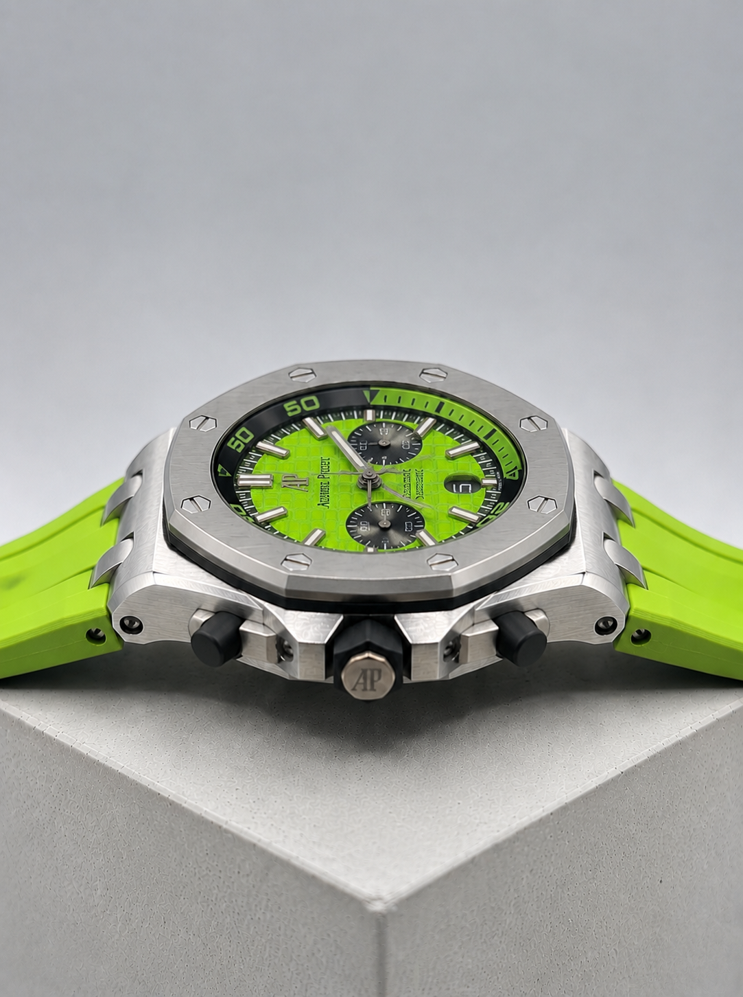 AUDEMARS PIGUET Rubber Strap Watch